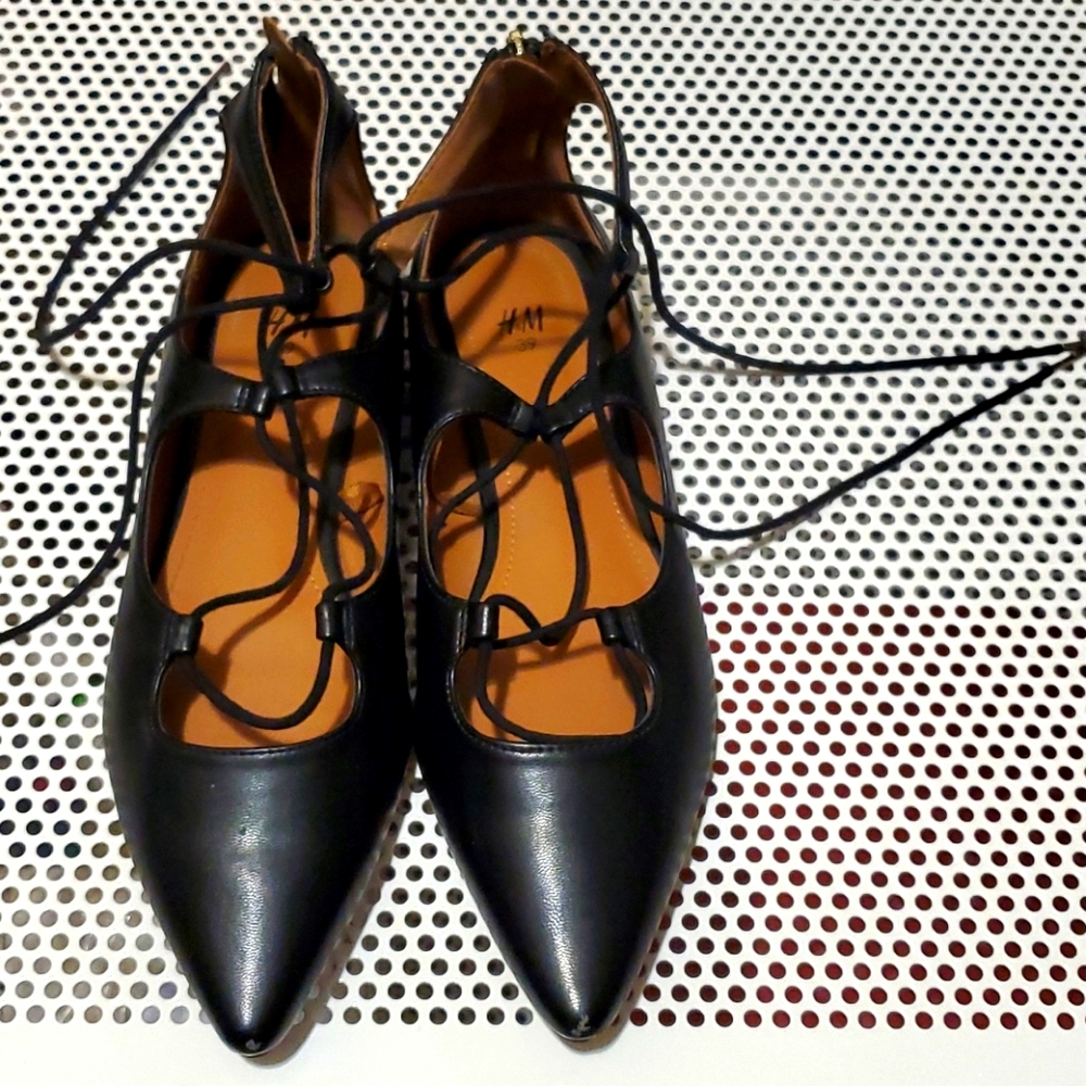BLACK FLAT SHOES
